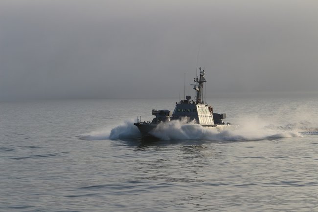 В Азовському морі кораблі Морської охорони, ВМС, артилерія й авіація вчилися відбивати ворожу атаку 04 В Азовському морі кораблі Морської охорони, ВМС, артилерія й авіація вчилися відбивати ворожу атаку 04