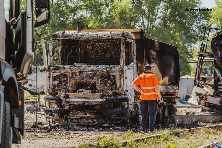 Дві ракети РФ влучили по базі компанії "Автострада" у Києві