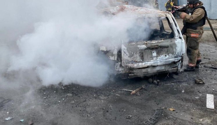 Russian forces attack three districts in Dnipropetrovsk region: one killed, one injured in Nikopol. PHOTOS