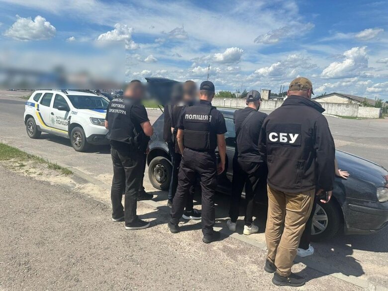 На Волыни задержали участников схемы переправки уклонистов за границу
