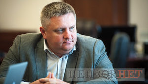 "Закон цей діє", - Крищенко повідомив, що українці дедалі рідше використовують заборонену символіку