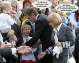 А сейчас я поцелую тебя в животик...