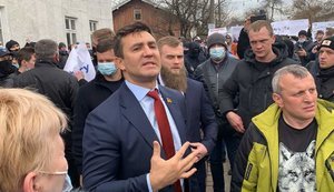 Кошулинский о визите Тищенко на 87-й округ: Стиль 90-х годов, "Мы - бригада! Приехали за своего!"