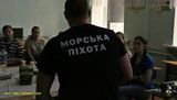 Комбат 503-го батальйону Сухаревський розповів учням школи №42 Маріуполя про захист України та війну з Росією. ФОТОрепортаж