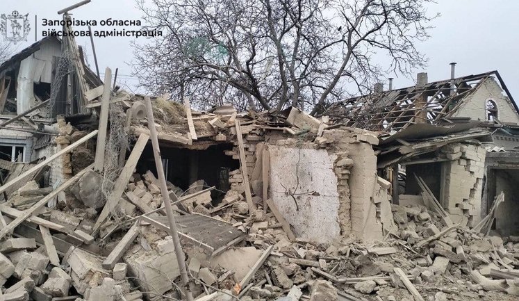 На Запоріжжі вибухи: ворог атакує КАБами, під ударом промислова інфраструктура, 7 поранених (оновлено). ФОТОрепортаж