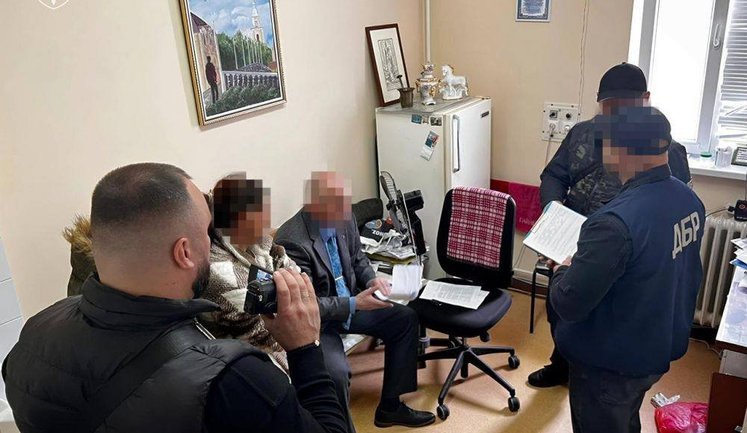 Дело бывшего главы ВВК на Закарпатье, у которого изъяли более 11 млн грн наличными, направлено в суд. ФОТОрепортаж