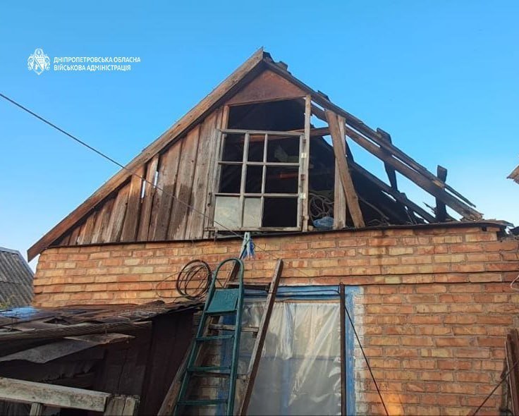 Масовані удари дронів по Дніпропетровщині: є поранені