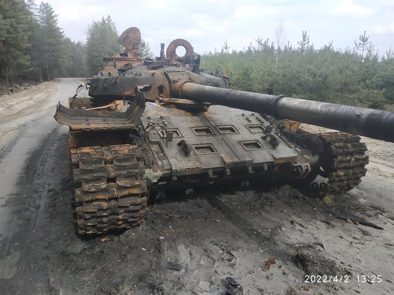 І тоді всі, хто міг працювати з РПГ-7, мухами – вийшли на вулицю Сумську – і вже готувалися до вуличних боїв, - драматична історія захисту міста Лебедин на Сумщині 13