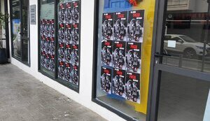 В Тель-Авиве неизвестные обклеили листовками провокативного характера Украинский культурный центр. ФОТО