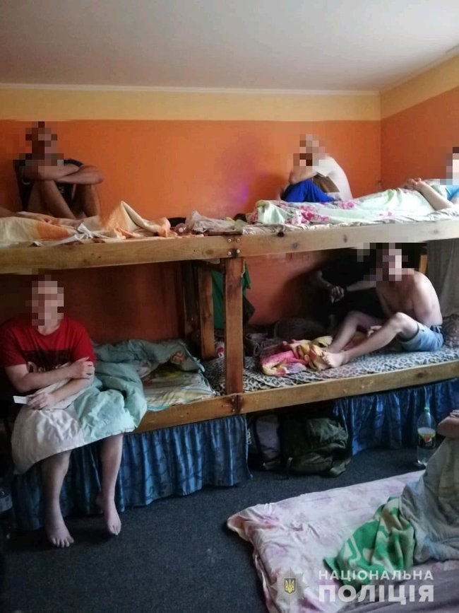 Полиция Днепропетровщины закрыла реабилитационные центры: более 170 человек удерживали и заставляли работать 03