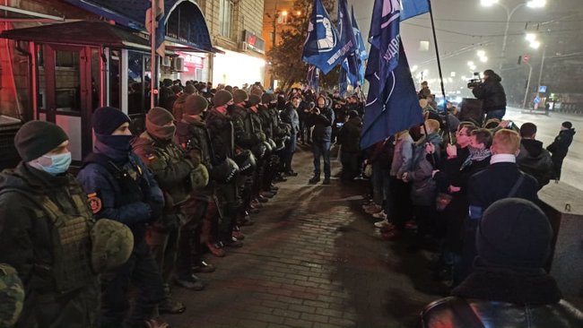 Покайтеся за геноцид. Визнайте Голодомор, - націоналісти провели акцію під посольством Ізраїлю 04