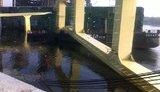 На строительстве Подольского моста рухнул самый большой кран в Европе. ФОТОрепортаж