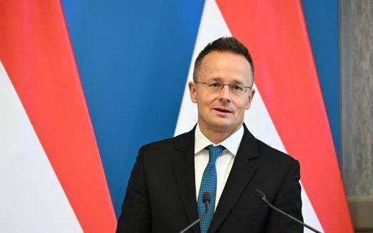 Єврокомісія вимагає від Угорщини пояснень щодо можливих контактів Сійярто з Кремлем