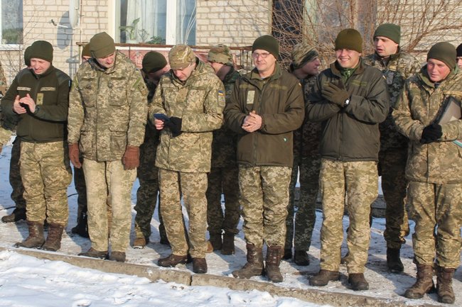 Десантникам 80-й ОДШБ вручили государственные и ведомственные награды 06