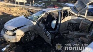 Автомобиль врезался в недействующий пост пограничников, погибли два человека