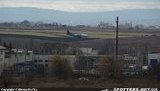 В Черновцах самолет слетел с взлетно-посадочной полосы в огороды. ФОТОрепортаж