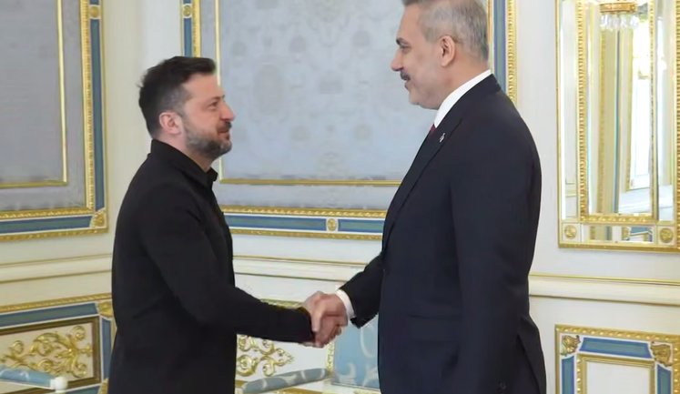Зеленский наградил орденом главу МИД Турции Фидана и поблагодарил за поддержку Украины