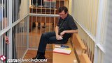 Луценко просит перенести суд: "Меня разбудили в 6 утра и посадили в железную клетку метр на метр"