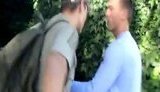 Нападение на агитаторов против Партии регионов: Мы сейчас заедем в "роведе" и ты расскажешь, что ты клеишь.+ ВИДЕО