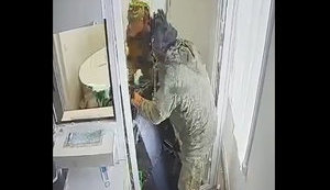 Войска РФ грабят банк в Херсоне. ВИДЕО