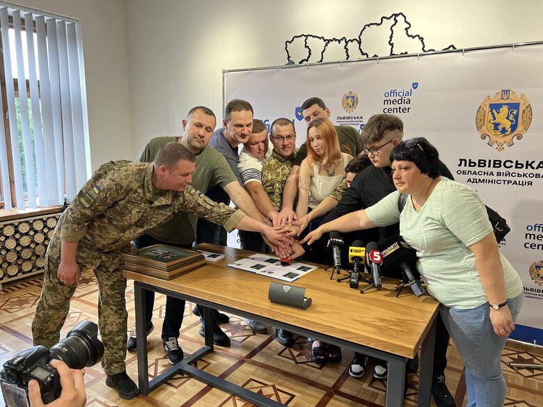 В Україні випустили марки з портретами полеглих прикордонників 01