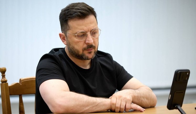 Скоординували подальші кроки: Зеленський провів нічну розмову з Макроном
