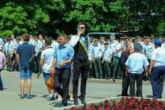 школа парад выпуск