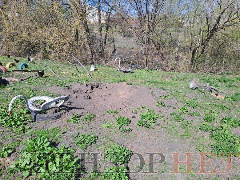 Росіяни вдарили по дачі у селі Хотінь