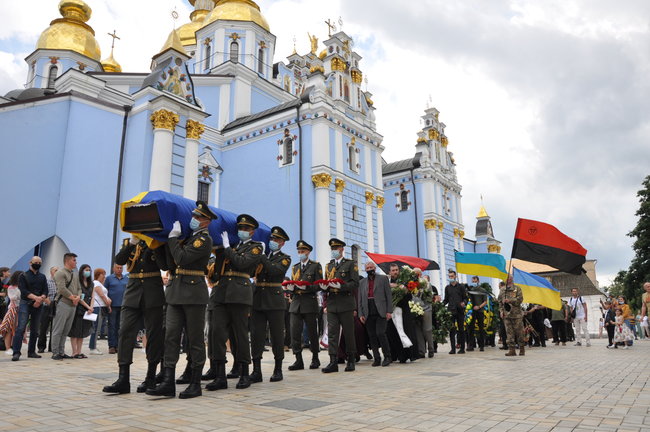 С умершим ветераном ОУН-УПА и дивизии Галичина Орестом Васкулом простились в Киеве 52