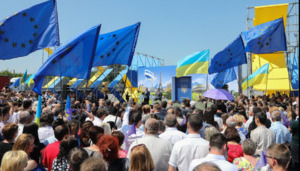 Ukrainians Celebrate Visa-Free Travel To EU