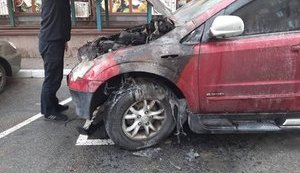 Начальнице отдела экономики и финансов ОГХК Кириченко сожгли автомобиль. ФОТОрепортаж