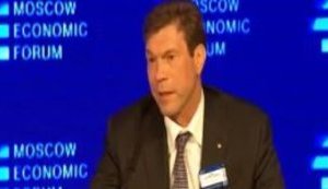 "Сьогодні гривня стабільніша за рубль", - колишній нардеп-утікач Царьов дав рекомендації Кремлю на московському економічному форумі. ВІДЕО