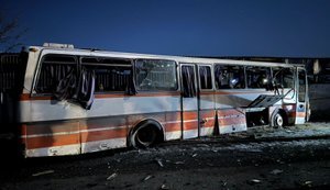 Флеш про удар РФ по автобусу на Дніпропетровщині: російські оператори дронів добре бачили, що ціль цивільна і свідомо атакували. ФОТОрепортаж