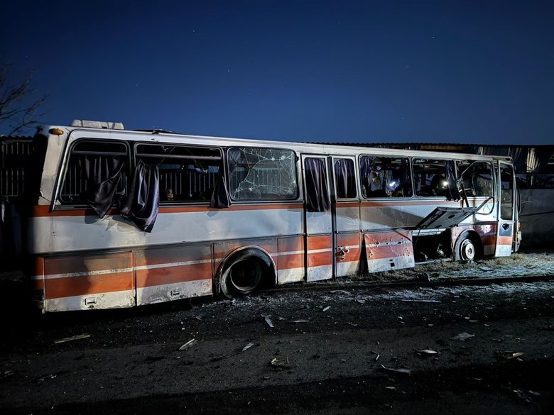 удар РФ по автобусу