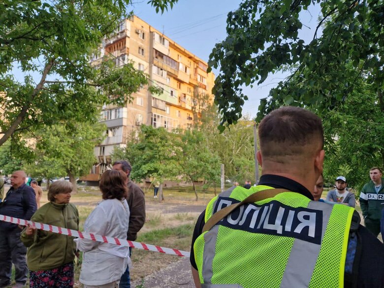 Наслідки ракетної атаки на Київ: троє загиблих, серед них - мати з 9-річною донькою (уточнено) 04