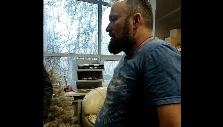 Ветерани АТО приїхали на фабрику під Києвом, де робили іграшки з логотипом армії РФ: "Ви знали, що це буде п#здець". ВIДЕО