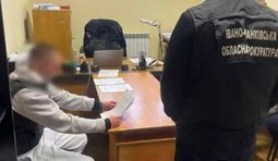 Судитимуть 5 чоловіків за крадіжки з банківських рахунків 33 українців