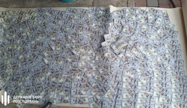 Місцеві депутати і податківці намагалися шахрайським шляхом виманити в підприємця $60 тис., - ДБР. ВІДЕО+ФОТОрепортаж