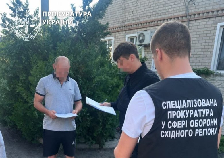 Начальника служби тилу та двох підприємців підозрюють у розкраданні 2,1 млн грн на закупівлі деревини