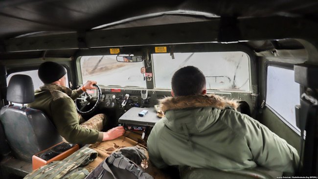 Beach rigged with mines, not a single undamaged building: journalists show embattled Shyrokyne village 01