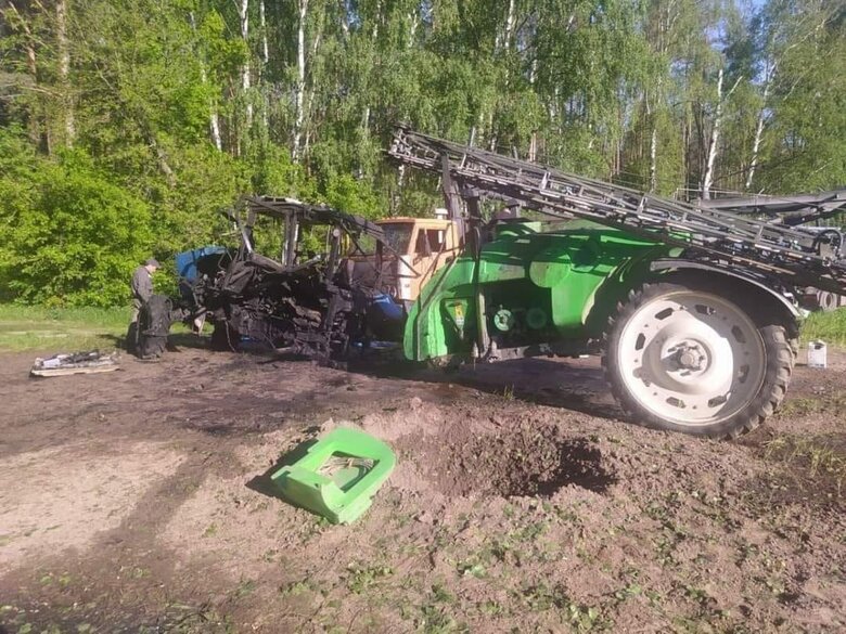 Страшна ціна хліба 2022 року: Знищена снарядами та мінами окупантів сільгосптехніка 04