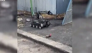 Пиротехники ГСЧС с помощью робота уничтожили дрон-камикадзе на Запорожье. ВИДЕО