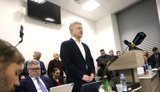 Порошенко оскаржує санкції в суді: що відомо?