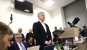 Порошенко оскаржує санкції в суді: що відомо?