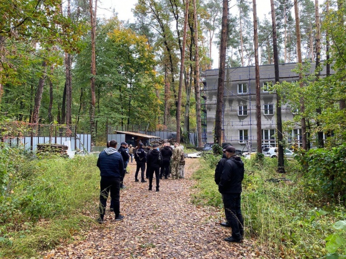 Юристи дружини Медведчука намагаються повернути майно у Пущі-Водиці, - ЗМІ 02