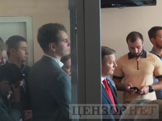 Суд почав обирати Омеляну запобіжний захід 09