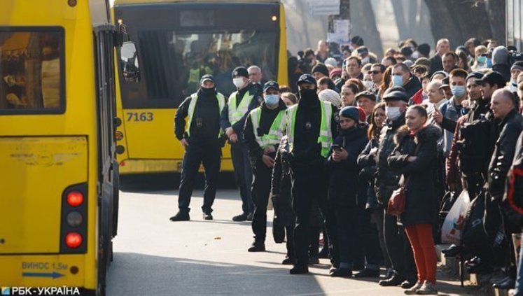 Cabinet intends to transfer powers to local authorities on transport operation in 'red' zones – source