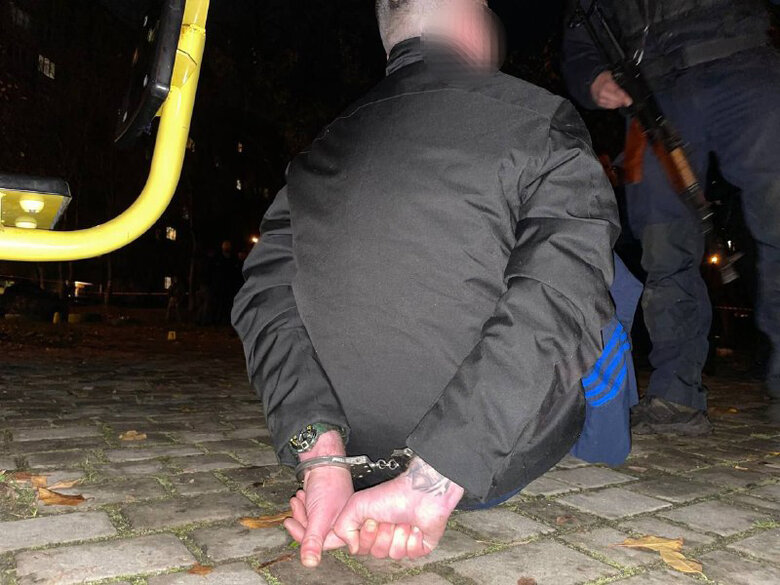 На дитячому майданчику в Рівному вибухнула граната, - Нацполіція 03