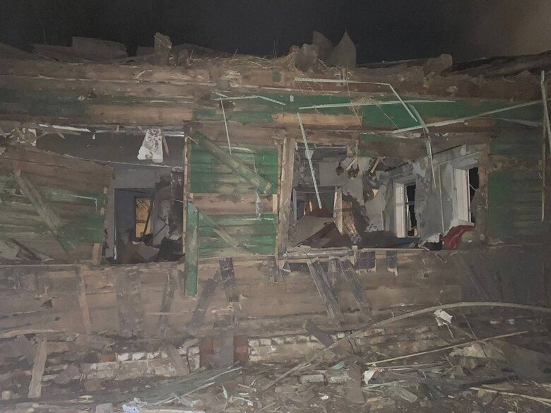 Наслідки ворожого авіаудару по Новгород-Сіверському району Чернігівщини 06