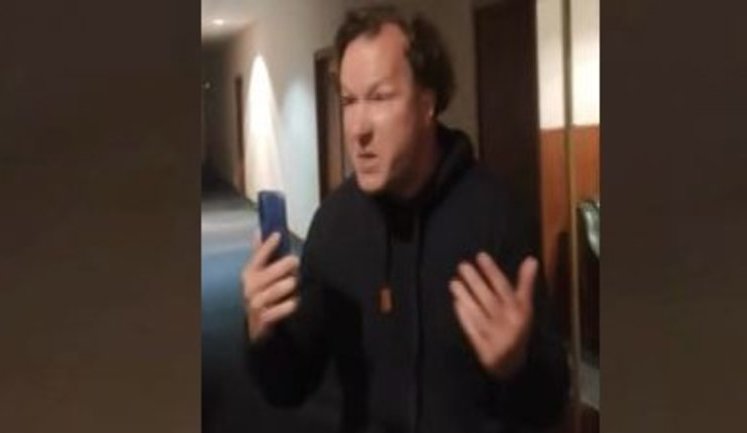 Чорний нотаріус із Києва Хижняк з травмата вистрілив дівчині, яка відпочивала в готелі, в обличчя. Поліція кваліфікує це як легке тілесне ушкодження, - юрист Ковалів. ВIДЕО